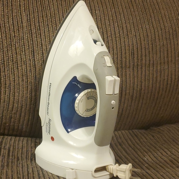 Hamilton Beach Supreme Steam Iron